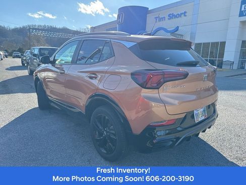 Used 2024 Buick Encore GX Sport Touring image 6