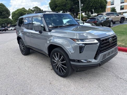 Used 2026 Lexus GX 550 w/ Accessory Package (2T) AWD/4WD image 6