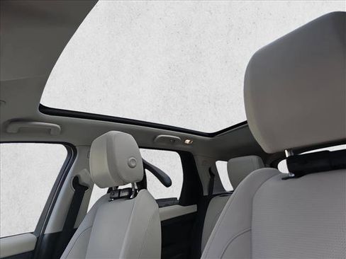 New 2025 Land Rover Discovery Sport S image 30