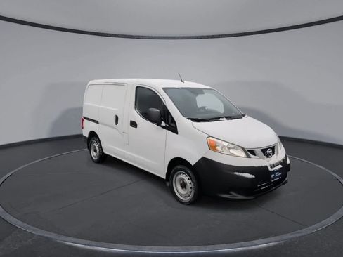Used 2017 Nissan NV200 S w/ Back Door Glass Package image 2