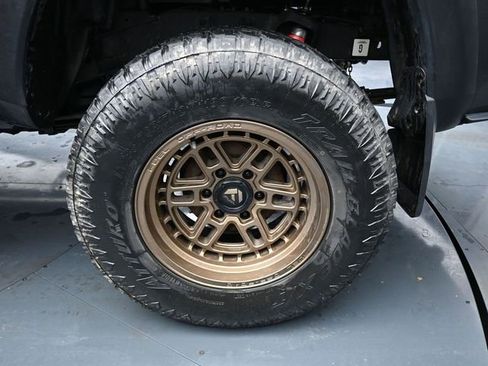 Used 2020 Toyota Tacoma TRD Off-Road image 10