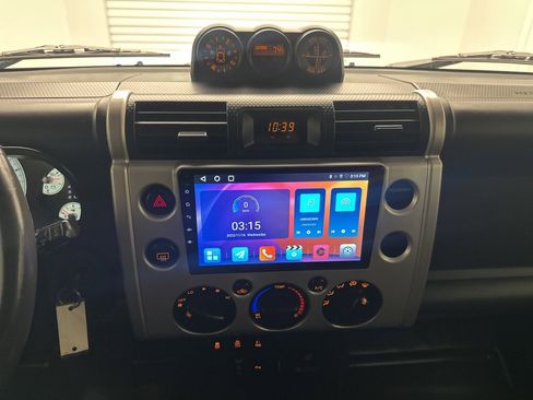 Used 2011 Toyota FJ Cruiser 4WD image 20