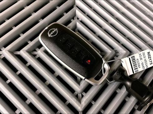 New 2025 Nissan Rogue SL w/ Tech Package image 13