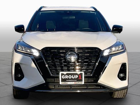 Used 2021 Nissan Kicks SR FWD image 4