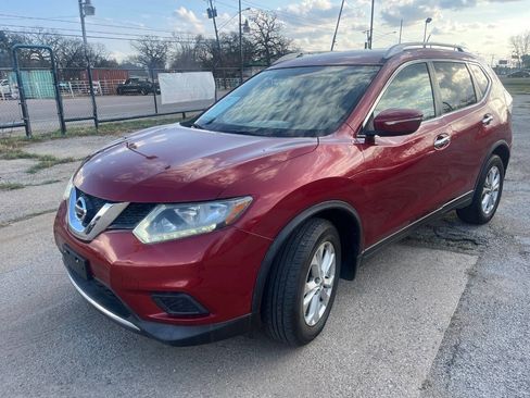 Used 2015 Nissan Rogue SV w/ SV Premium Package FWD image 1