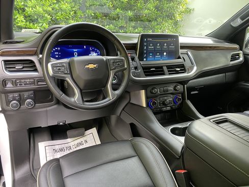 Used 2023 Chevrolet Suburban Premier AWD/4WD image 34