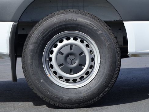 New 2025 Mercedes-Benz Sprinter 2500 image 10