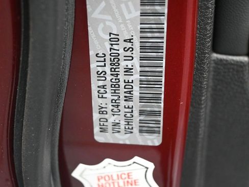 Used 2024 Jeep Grand Cherokee Limited AWD/4WD image 9