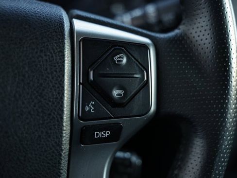 Used 2018 Toyota 4Runner SR5 Premium image 35