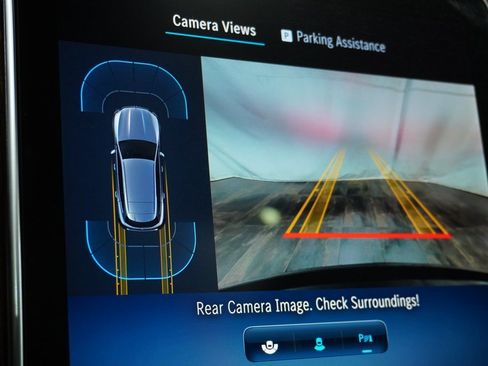 Used 2024 Mercedes-Benz GLC 300 4MATIC image 25