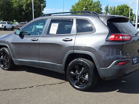 Used 2016 Jeep Cherokee Latitude w/ Comfort/Convenience Group FWD image 6