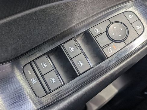 Used 2024 Nissan Rogue S AWD/4WD image 23