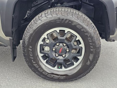 Used 2024 Toyota Tacoma TRD Off-Road w/ TRD Off Road Upgrade Package image 9