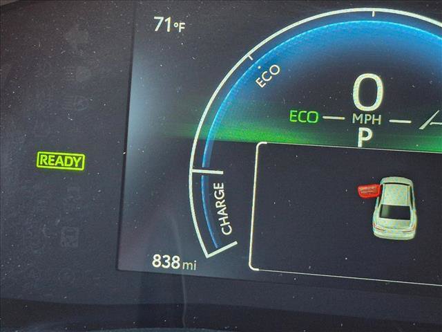 Used 2025 Toyota Camry SE w/ Convenience Package FWD image 9