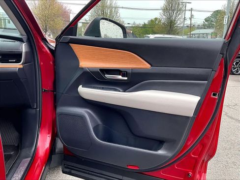 Used 2024 Toyota Grand Highlander Limited image 12