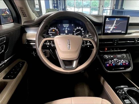 Used 2020 Lincoln Corsair AWD w/ Premium Package image 17