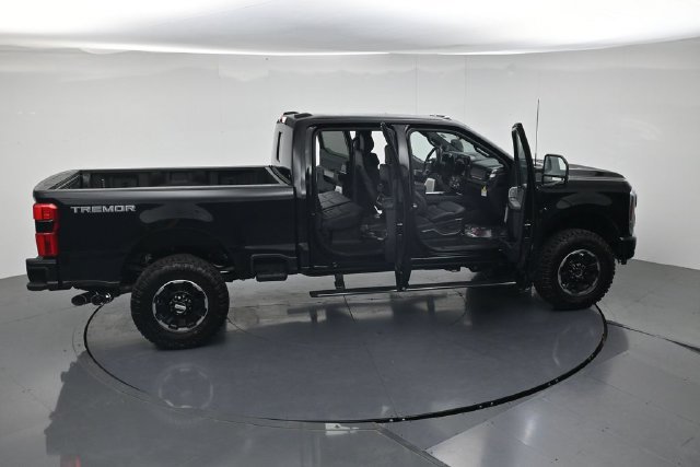 New 2026 Ford F250 Platinum w/ Tremor Off-Road Package AWD/4WD image 49
