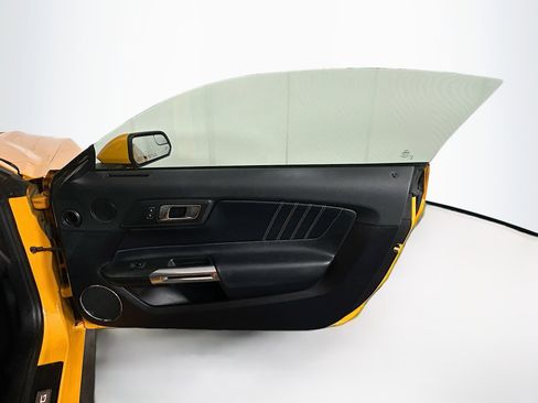 Used 2019 Ford Mustang Premium image 28