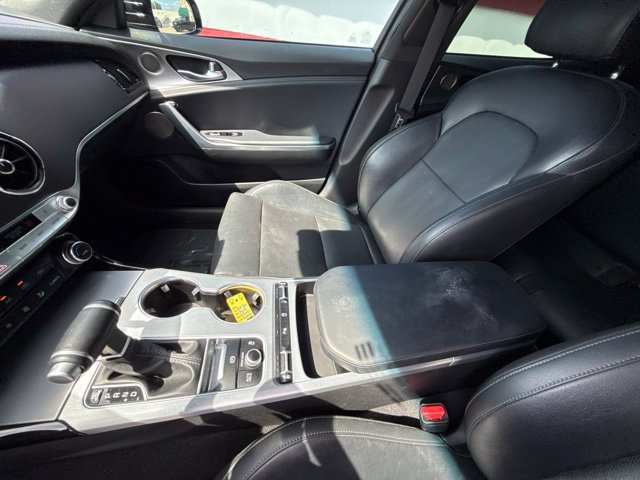 Used 2020 Kia Stinger GT1 RWD image 13