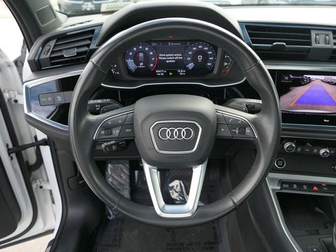 Used 2024 Audi Q3 2.0T Premium image 18