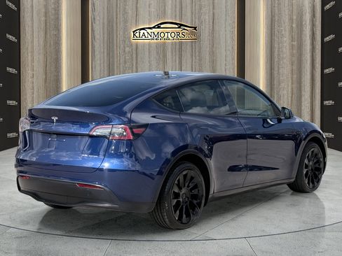 Used 2023 Tesla Model Y Long Range AWD/4WD image 8