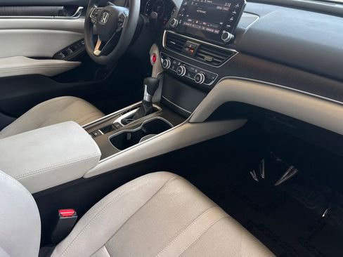 Used 2018 Honda Accord EX image 15