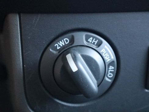 Used 2013 Nissan Frontier PRO-4X AWD/4WD image 69