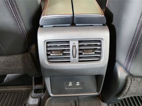 Used 2025 Nissan Rogue SV image 31