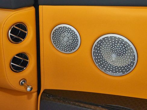 Certified 2022 Rolls-Royce Cullinan Black Badge w/ Leather Finishing Pack image 20