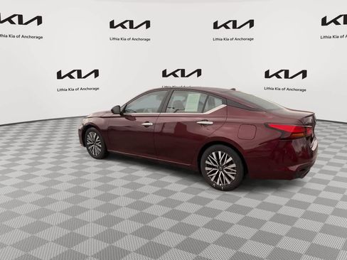 Used 2024 Nissan Altima 2.5 SV w/ SV Premium Package FWD image 6