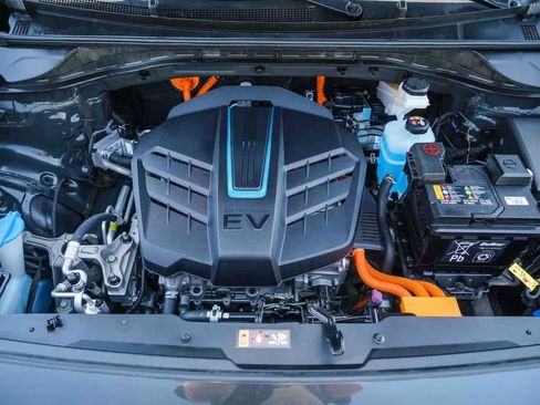 Certified 2022 Kia Niro EX FWD image 26
