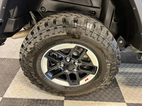 Used 2022 Jeep Wrangler Unlimited Rubicon w/ LED Lighting Group AWD/4WD image 14