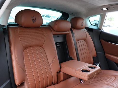 Used 2022 Maserati Levante Modena image 31