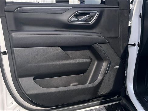 Used 2021 GMC Yukon XL SLT w/ SLT Premium Package image 19