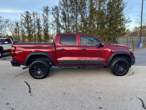 Used 2023 Chevrolet Colorado Trail Boss w/ Technology Package image 8