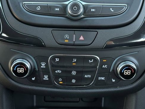 Used 2023 Chevrolet Equinox RS image 19