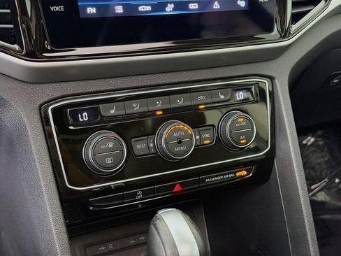 Used 2023 Volkswagen Atlas SE w/ Panoramic Sunroof Package FWD image 17