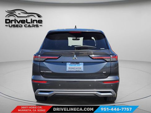 Used 2025 Mitsubishi Outlander SE AWD/4WD image 3