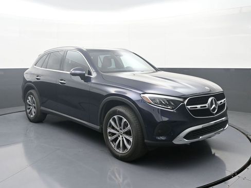 Used 2023 Mercedes-Benz GLC 300 image 3