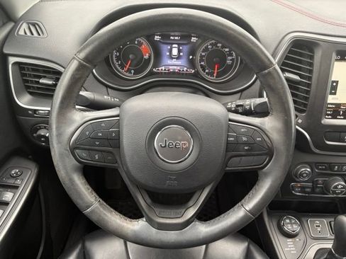 Used 2019 Jeep Cherokee Trailhawk w/ Comfort/Convenience Group AWD/4WD image 26