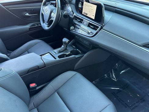 Used 2024 Lexus ES 300h w/ Premium Package FWD image 19