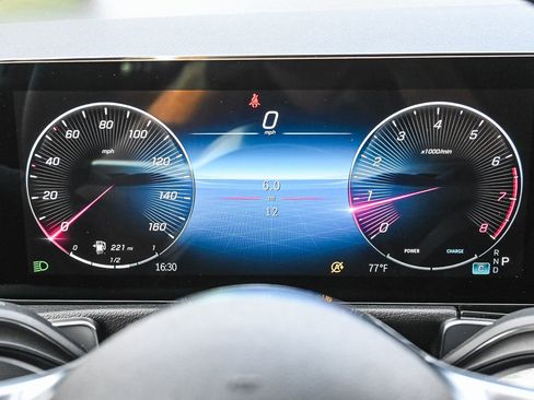 New 2026 Mercedes-Benz GLB 250 image 27