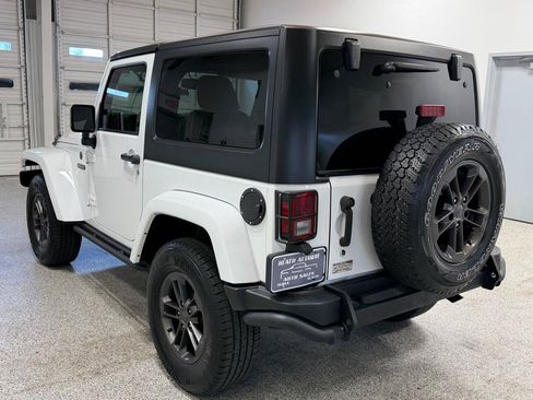 Used 2018 Jeep Wrangler Sport AWD/4WD image 2
