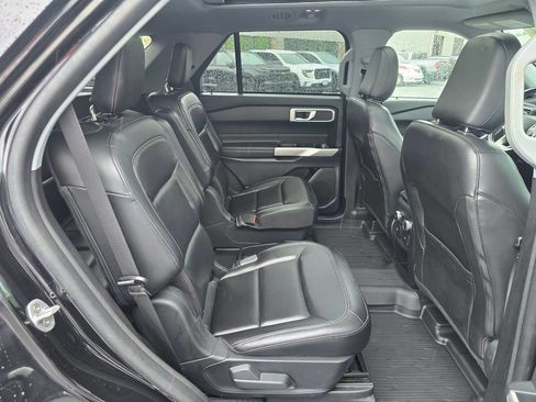 Used 2021 Ford Explorer XLT w/ Equipment Group 202A AWD/4WD image 30