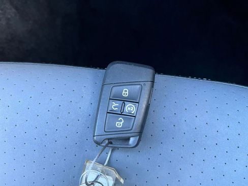 Used 2025 Volkswagen Jetta SE image 23