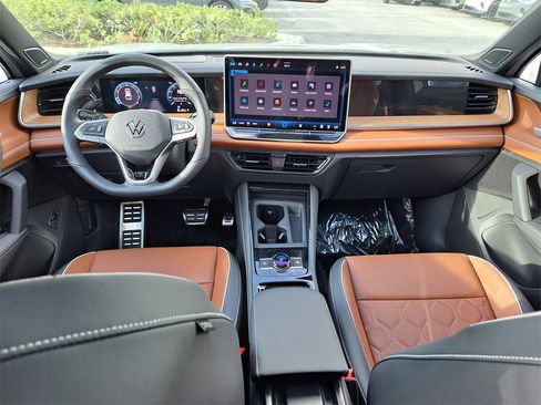 New 2026 Volkswagen Tiguan SEL R-Line image 5