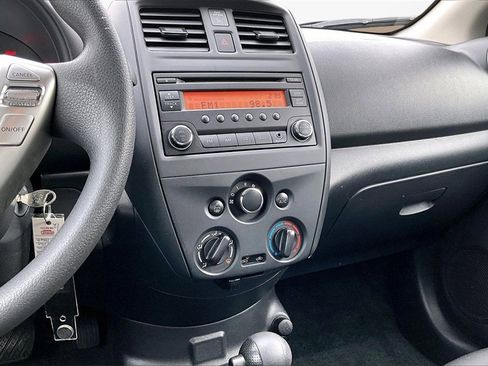 Used 2017 Nissan Versa S Plus image 9