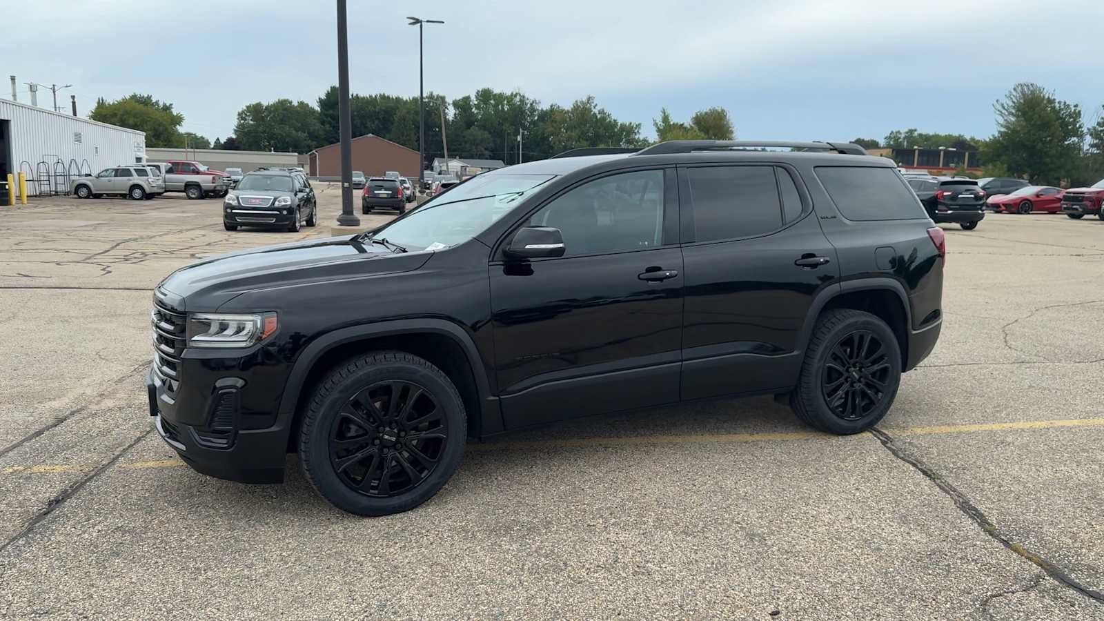 Certified 2023 GMC Acadia SLE w/ Driver Convenience Package AWD/4WD image 8
