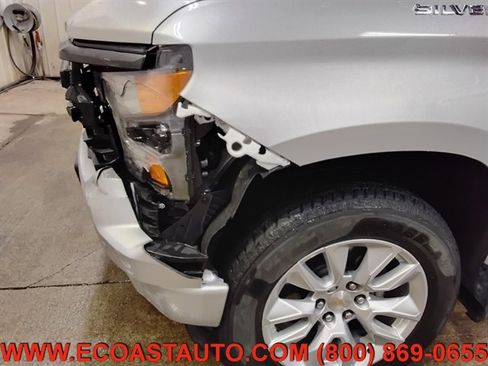 Used 2022 Chevrolet Silverado 1500 Custom AWD/4WD image 17