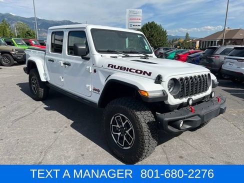 Used 2025 Jeep Gladiator Rubicon AWD/4WD image 8